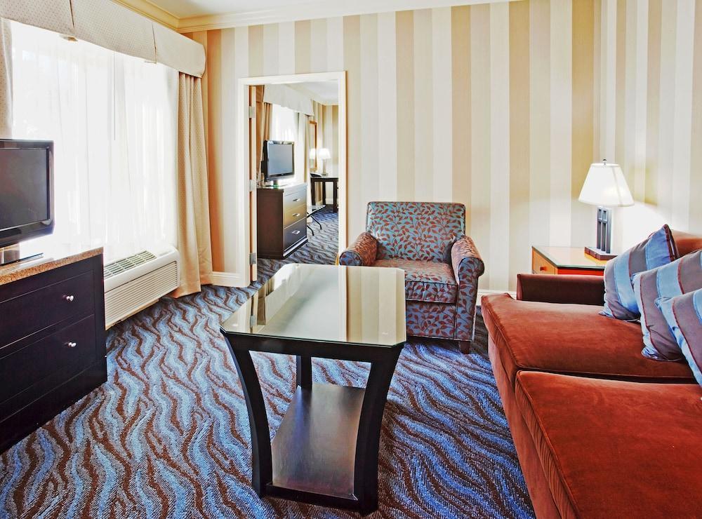 Holiday Inn Express Hotel & Suites Santa Cruz By Ihg Buitenkant foto