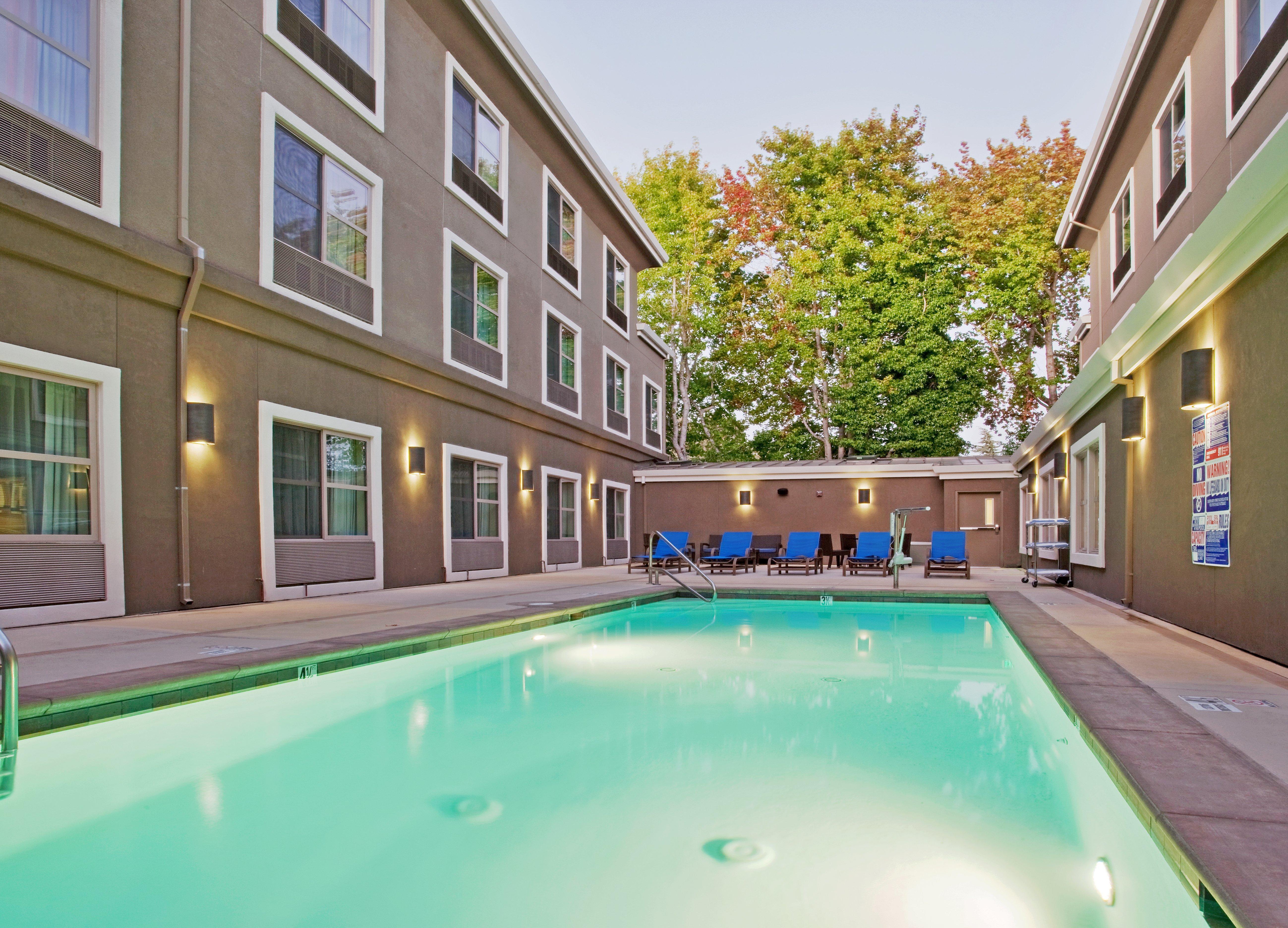 Holiday Inn Express Hotel & Suites Santa Cruz By Ihg Buitenkant foto