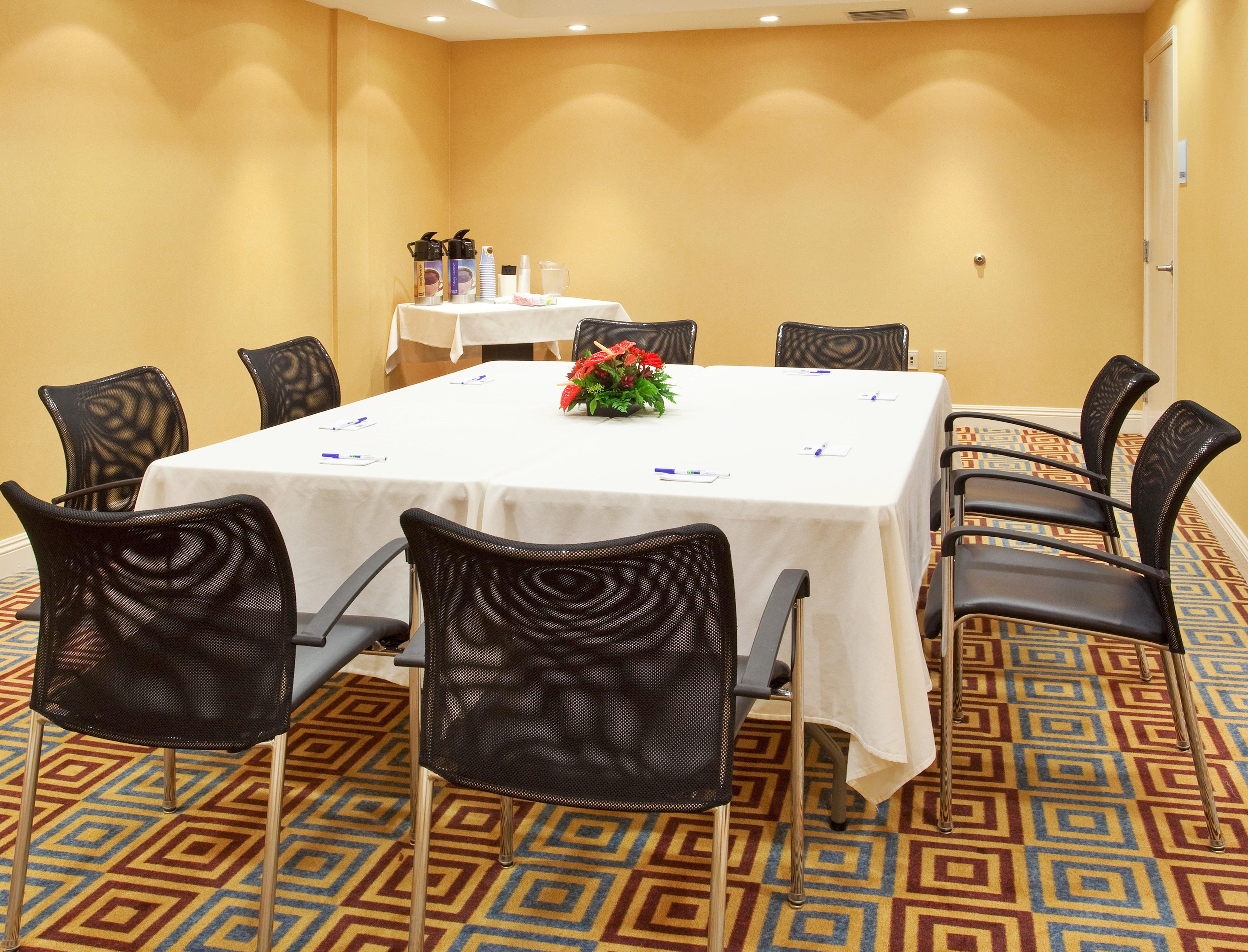 Holiday Inn Express Hotel & Suites Santa Cruz By Ihg Buitenkant foto